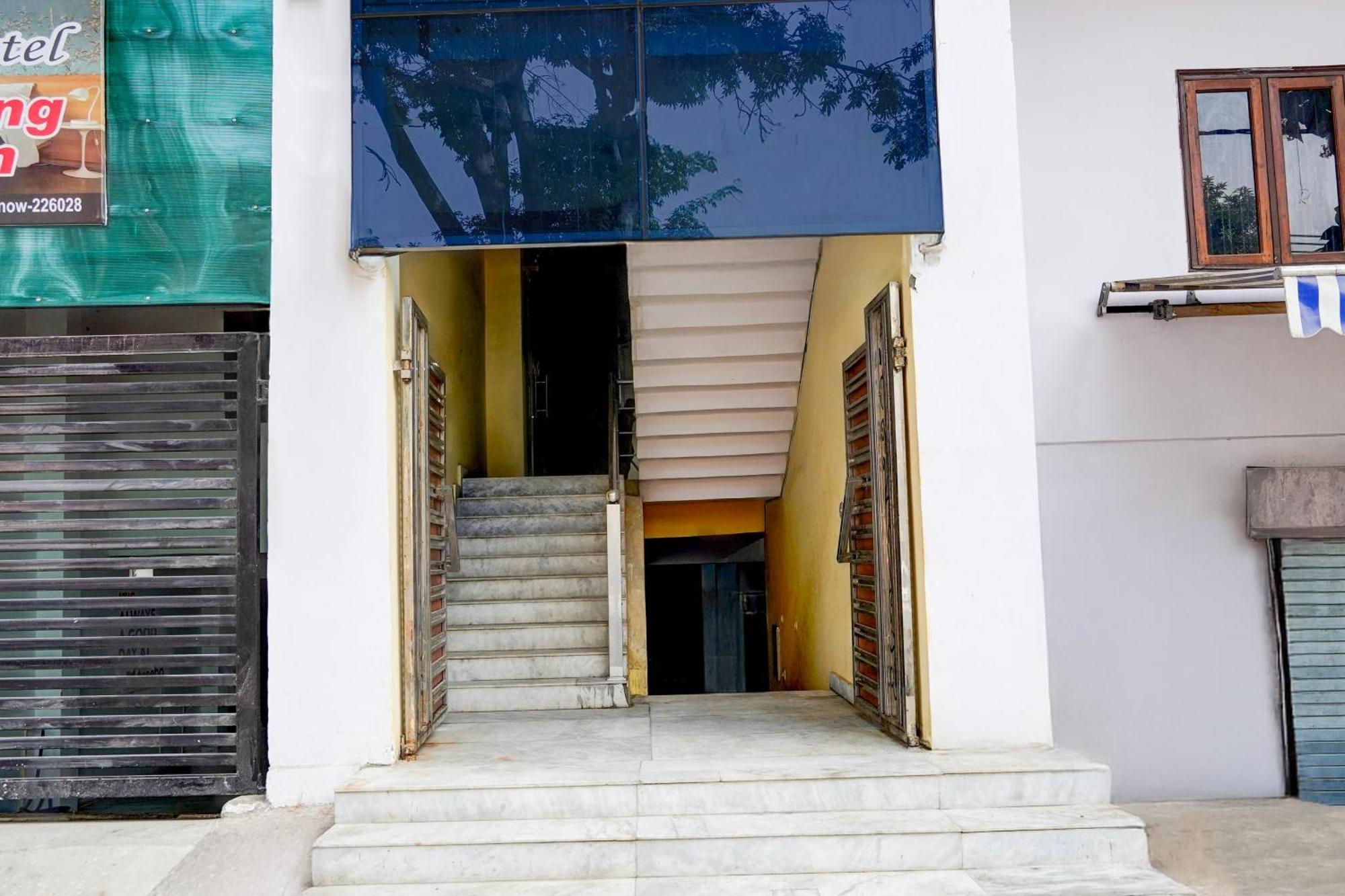 Super Collection O Govind Vihar Matiyari Formerly Saffron Chinhat エクステリア 写真
